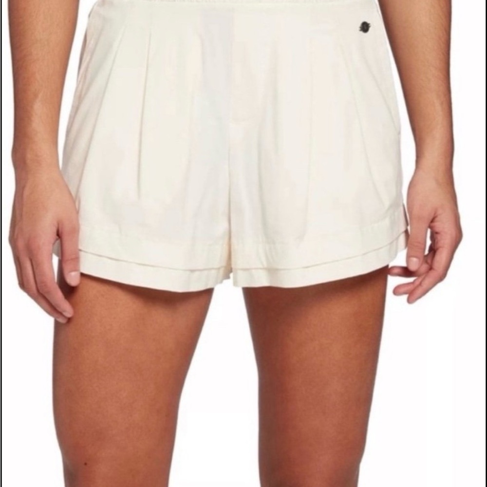 NWT Calia by Carrie Underwood Journey Collection Short